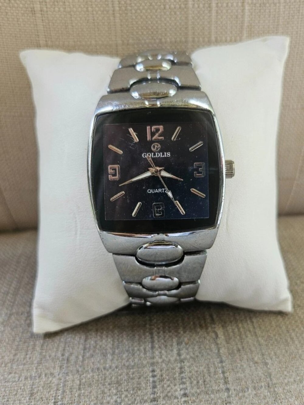 Goldlis Men Wristwatch Silver Tone Black Face Analog Quartz Wrist Watch